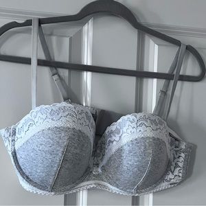 La Vie En Rose Bra- BNWOT- 38DD